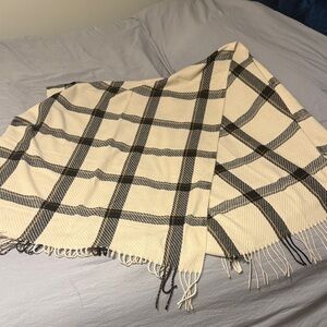 Elegant Plaid Scarf in Cream and Black